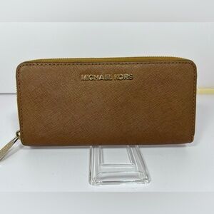 2112: Michael Kors Saffiano Leather Zip Wallet Tan Brown